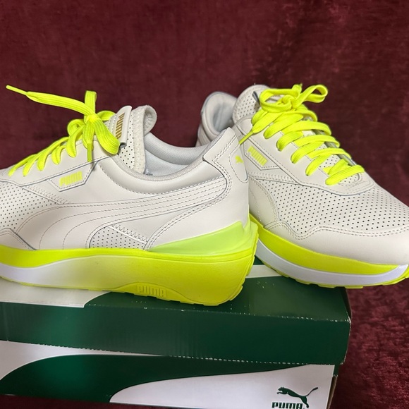 Used, size 10, beige and lime green thick sole, puma gym shoes - Picture 10 of 10